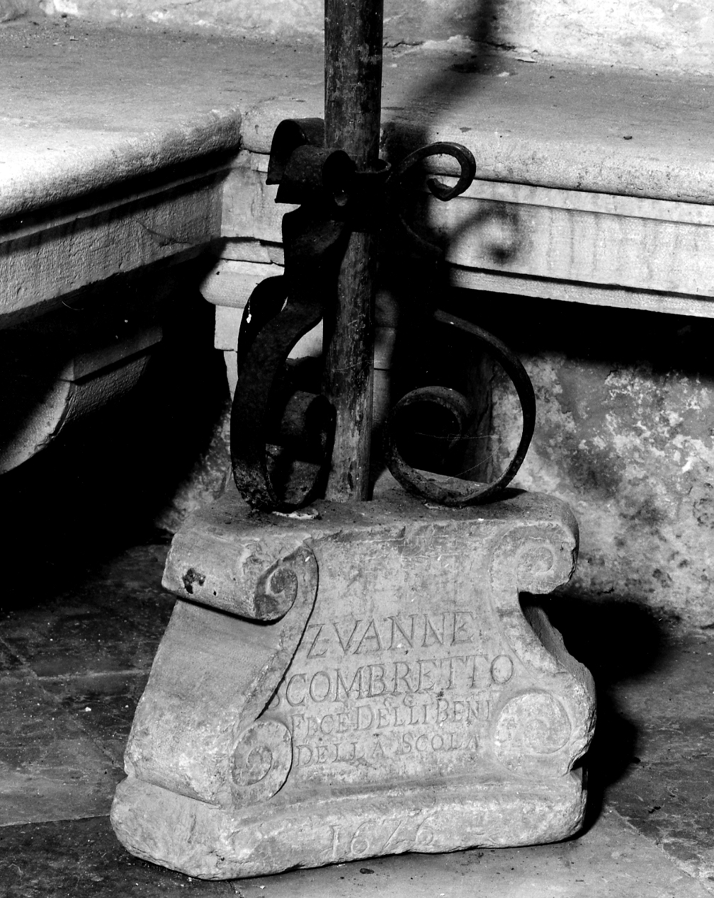 base per il cero pasquale - ambito veneto (sec. XVIII)