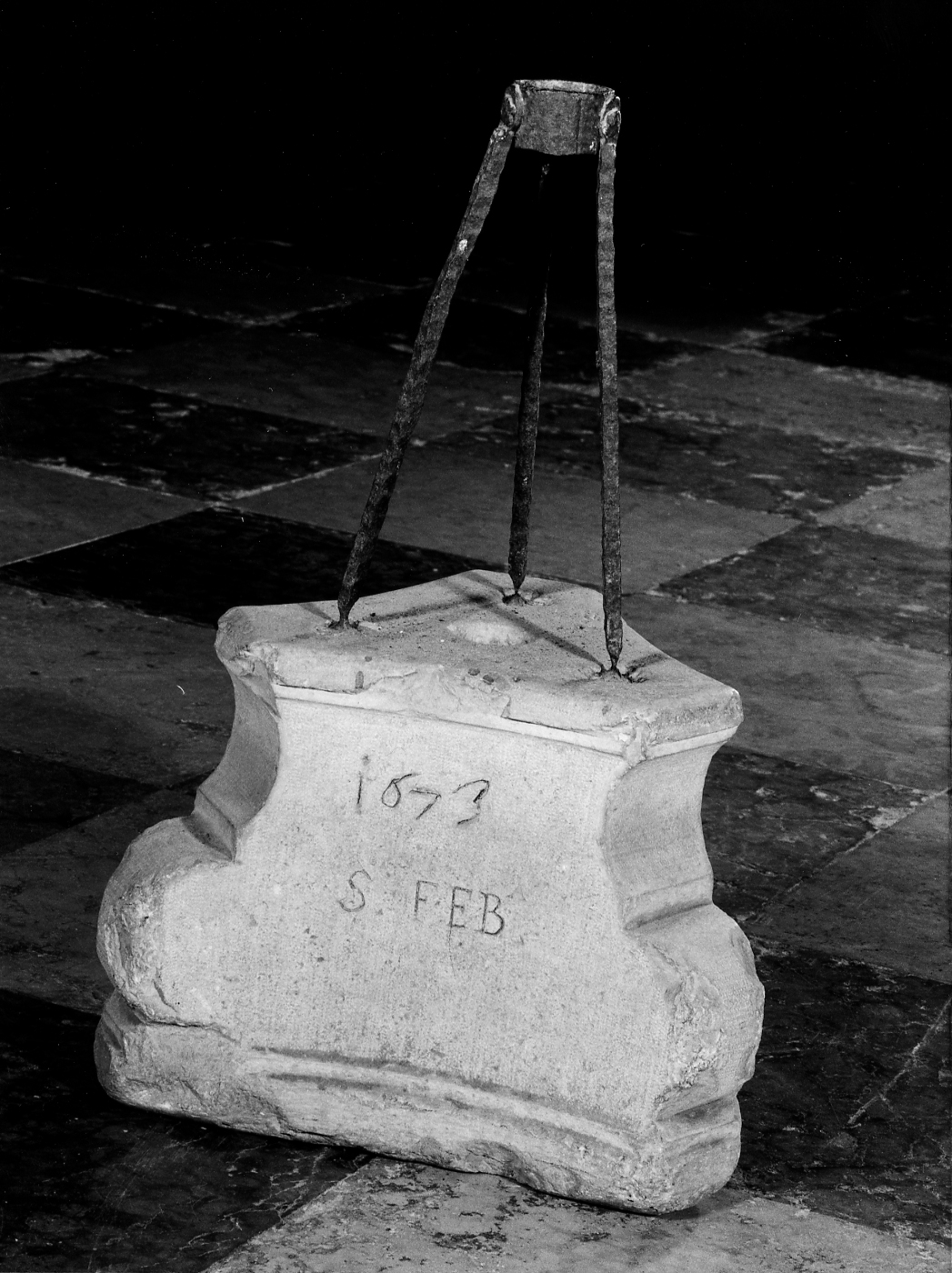 base per il cero pasquale - ambito veneto (sec. XVII)