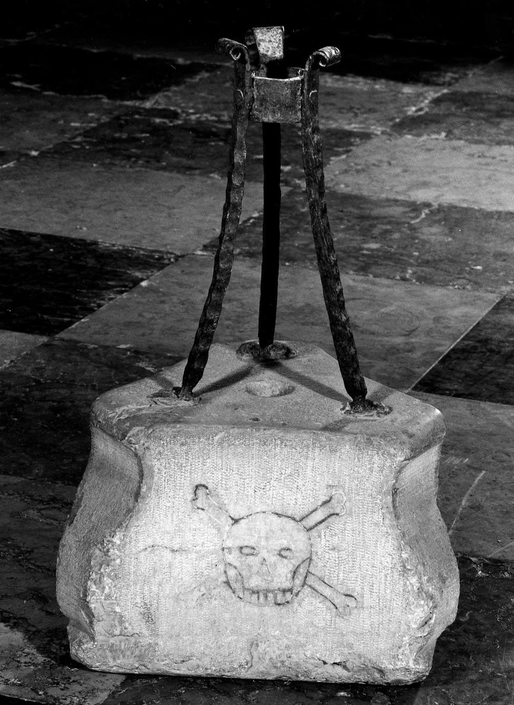 base per il cero pasquale - ambito veneto (sec. XVII)