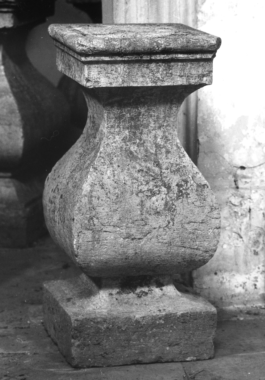 piedistallo - ambito veneto (secc. XVIII/ XIX)