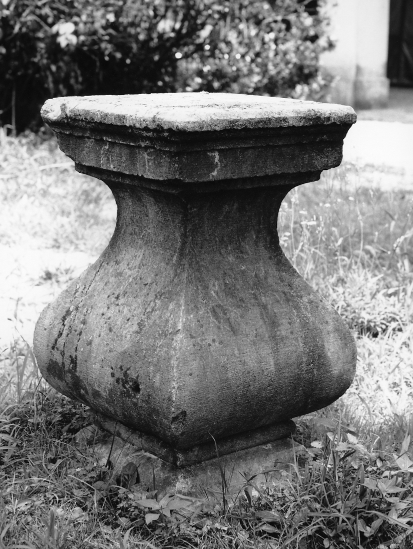 piedistallo - bottega veneta (sec. XVIII)