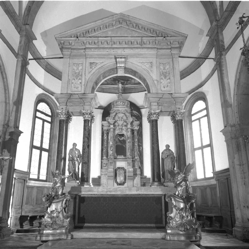 altare maggiore di Smeraldi Francesco detto Fracà (sec. XVI)