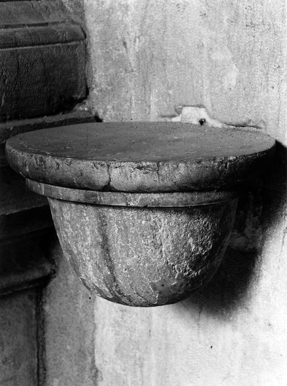 mensola - ambito veneziano (metà sec. XVI)