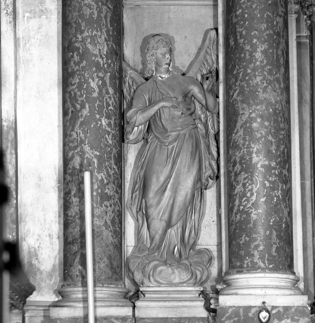 angelo (statua, elemento d'insieme) di Pozzo Giuseppe (secc. XVII/ XVIII)