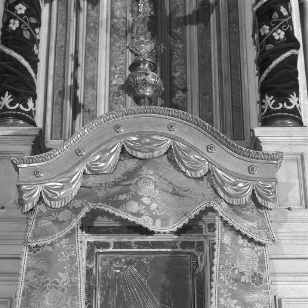 conopeo di tabernacolo, elemento d'insieme - bottega veneta (sec. XIX)