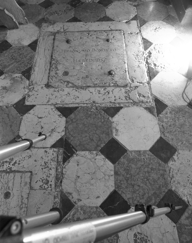 lapide tombale - bottega veneta (sec. XVIII)