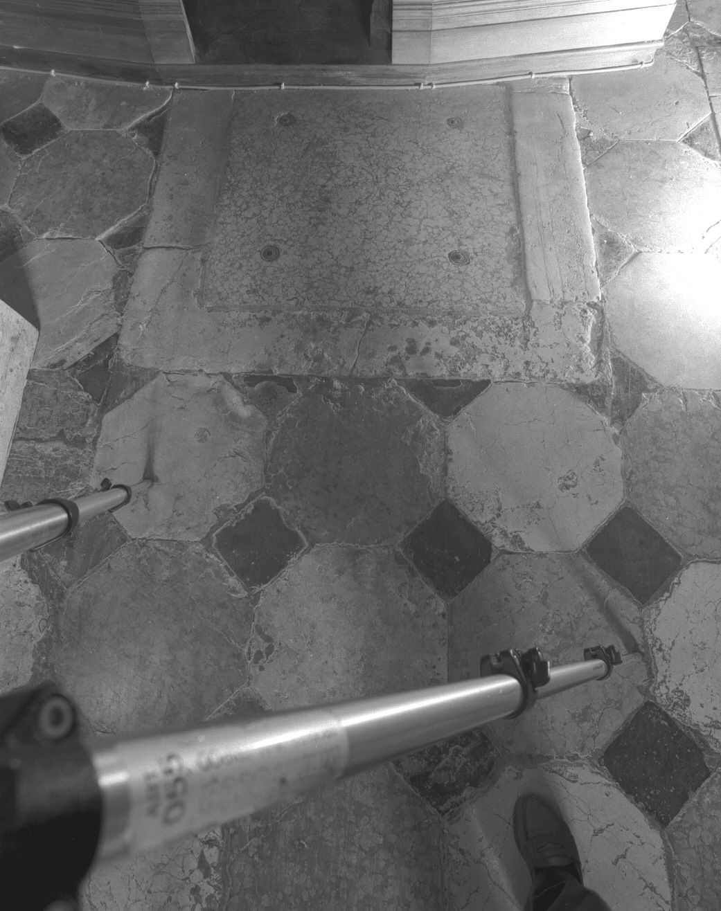 lapide tombale, frammento - bottega veneta (sec. XVIII)