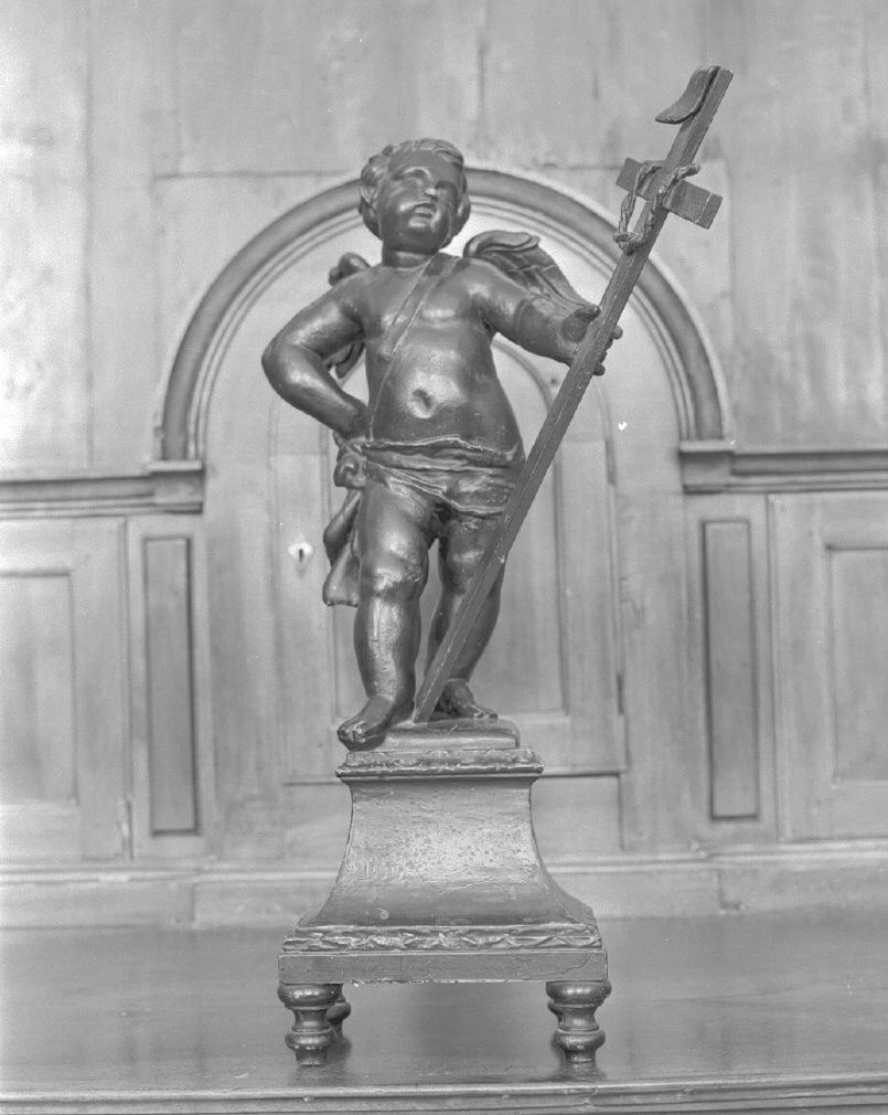 angeli con i simboli della passione/ croce con corona di spine (scultura) - ambito veneto (fine sec. XVIII)