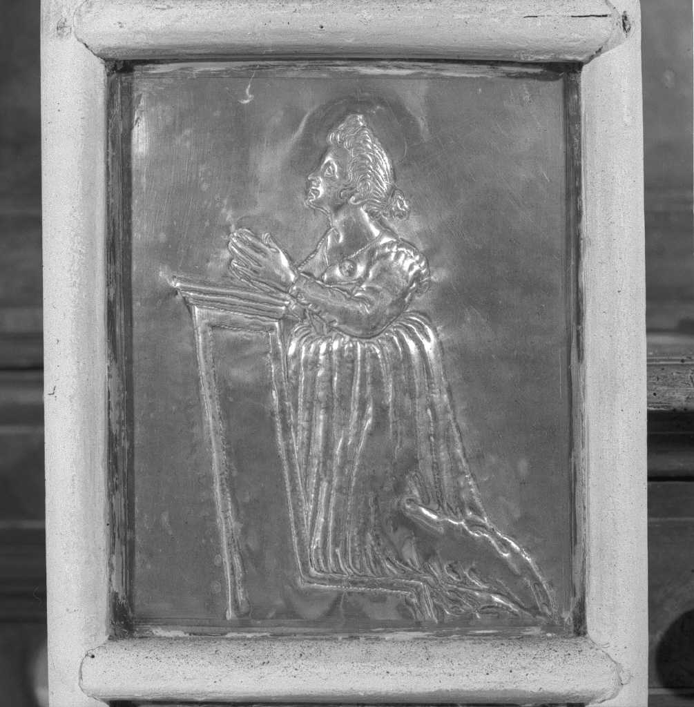 figura femminile inginocchiata (ex voto) - ambito veneziano (fine/inizio secc. XVI/ XVII)