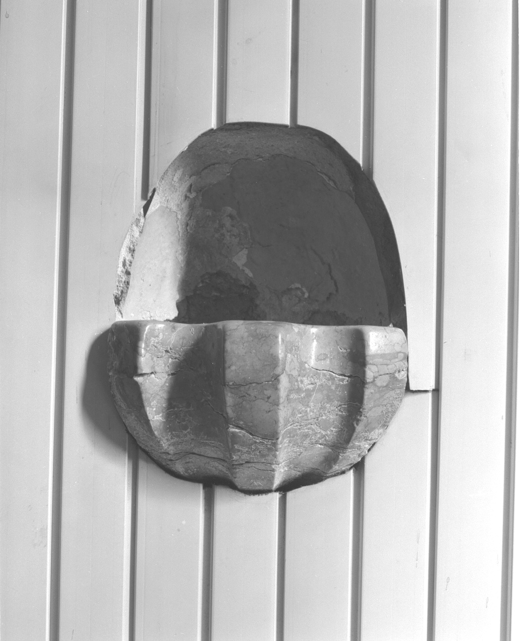 acquasantiera pensile - ambito veneto (sec. XIX)