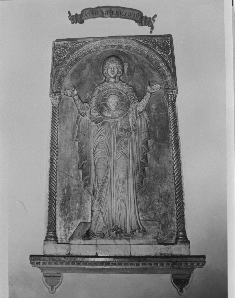 Mater Misericordiae, Madonna con Bambino (rilievo) - ambito veneto-bizantino (fine/inizio secc. XIII/ XIV)