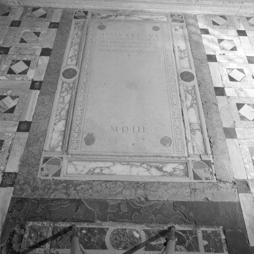 lapide tombale - ambito veneto (sec. XVI)