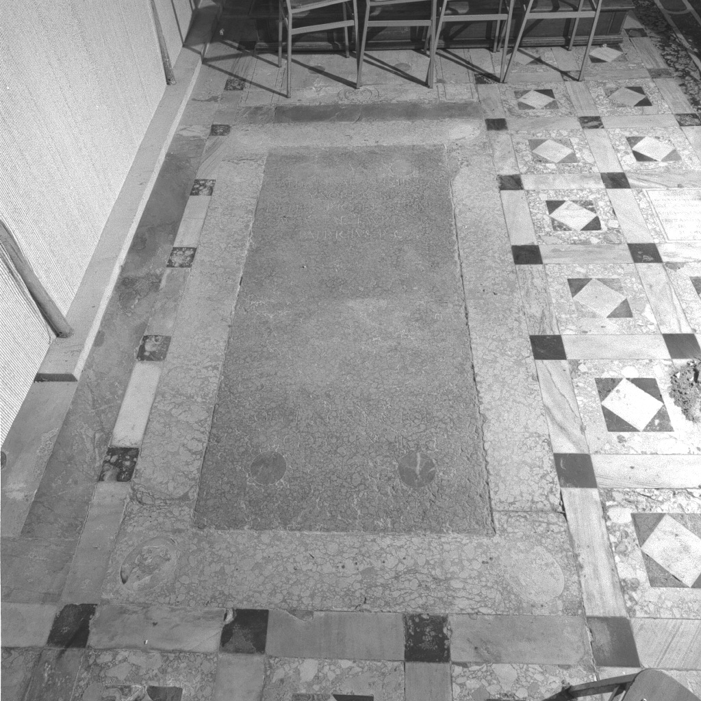 lapide tombale - ambito veneto (sec. XVI)