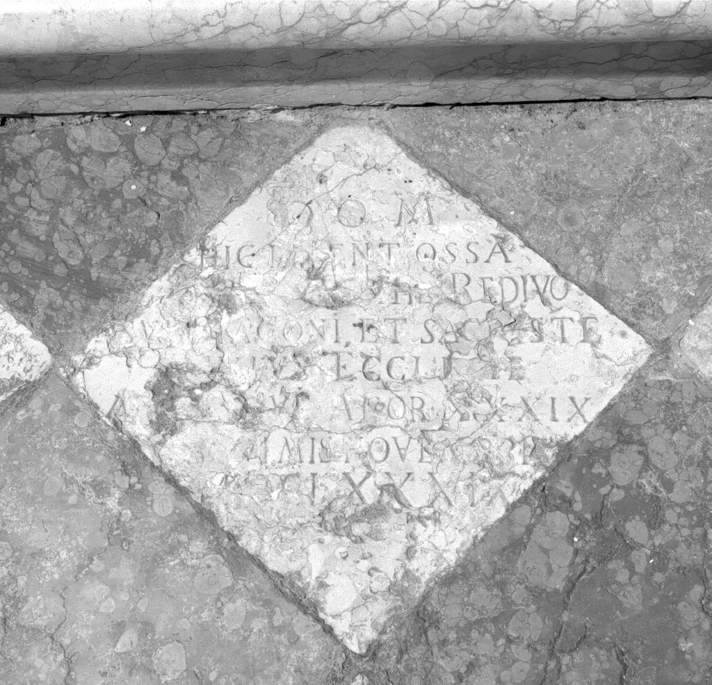 lapide tombale - ambito veneto (sec. XVII)