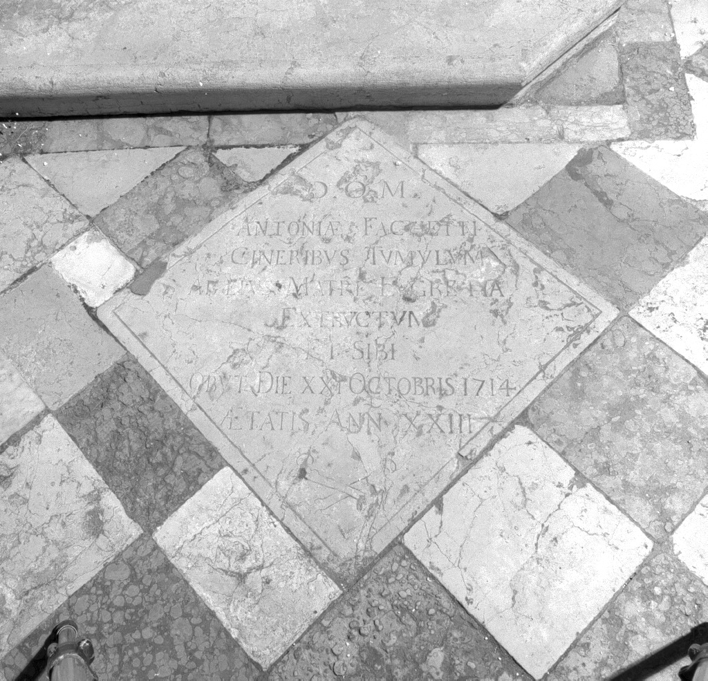 lapide tombale - ambito veneto (sec. XVIII)