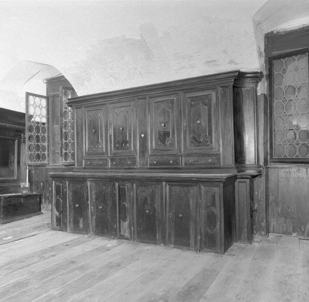 mobile da sacrestia - ambito italiano (sec. XVI)