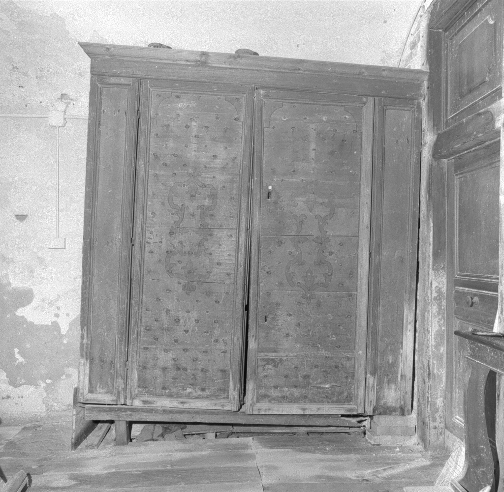 armadio - ambito italiano (sec. XIX)