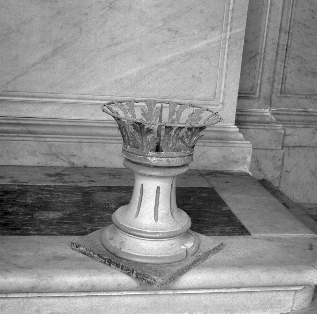 portacandelabro - ambito veneto (sec. XIX)