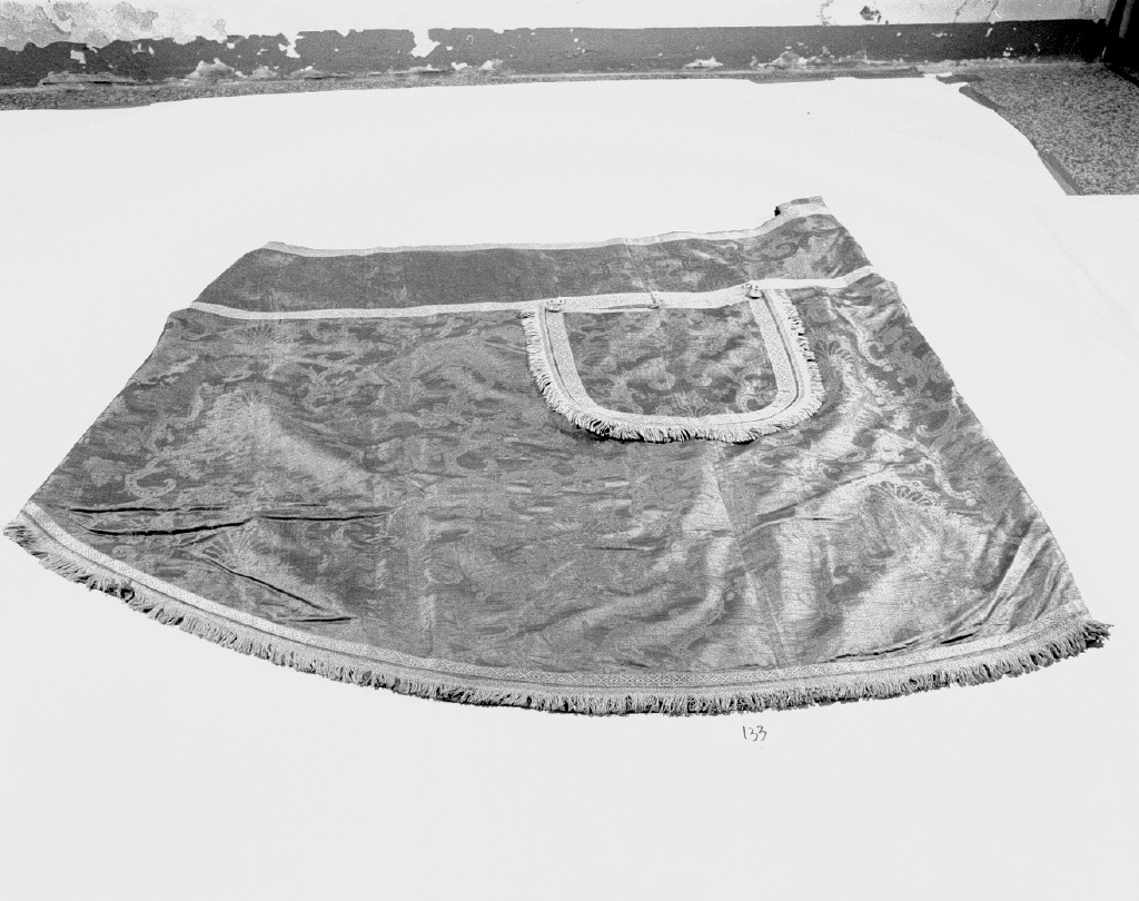 piviale - manifattura Italia centro-settentrionale (primo quarto sec. XVIII)