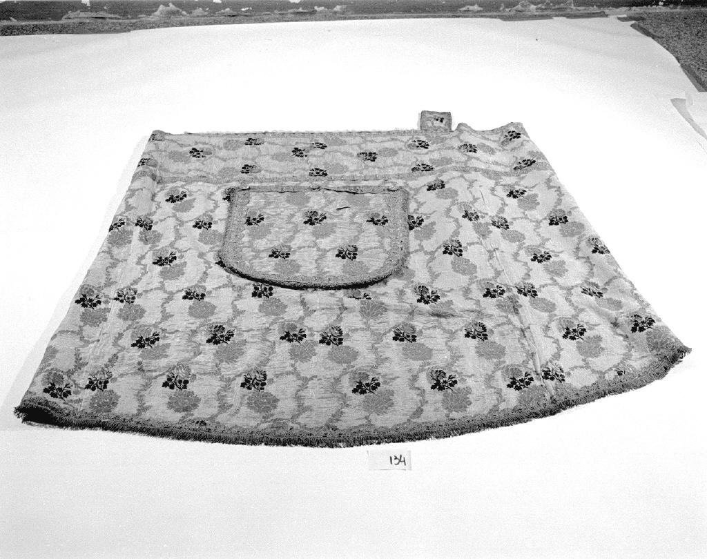 piviale - manifattura Italia centro-settentrionale (terzo quarto sec. XVIII)