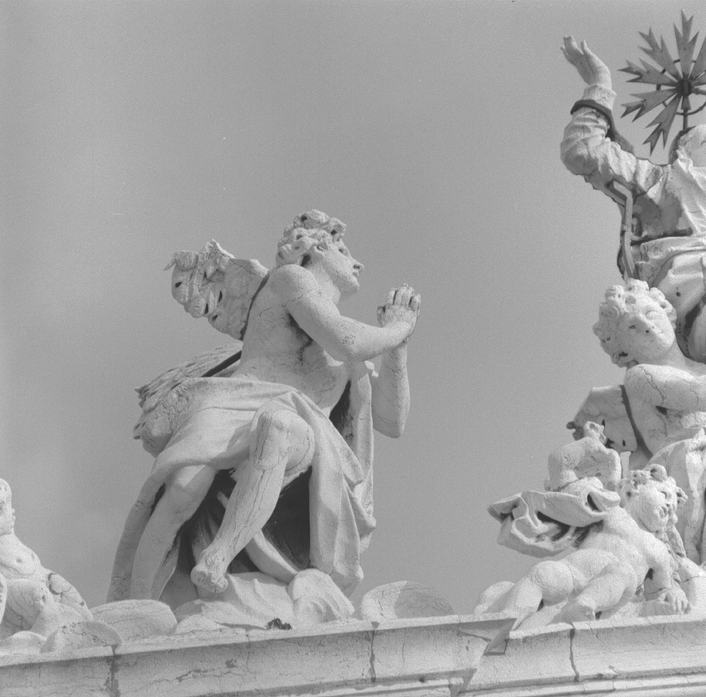 angelo orante (statua) di Bernardi Giuseppe detto Giuseppe Torretti (sec. XVIII)