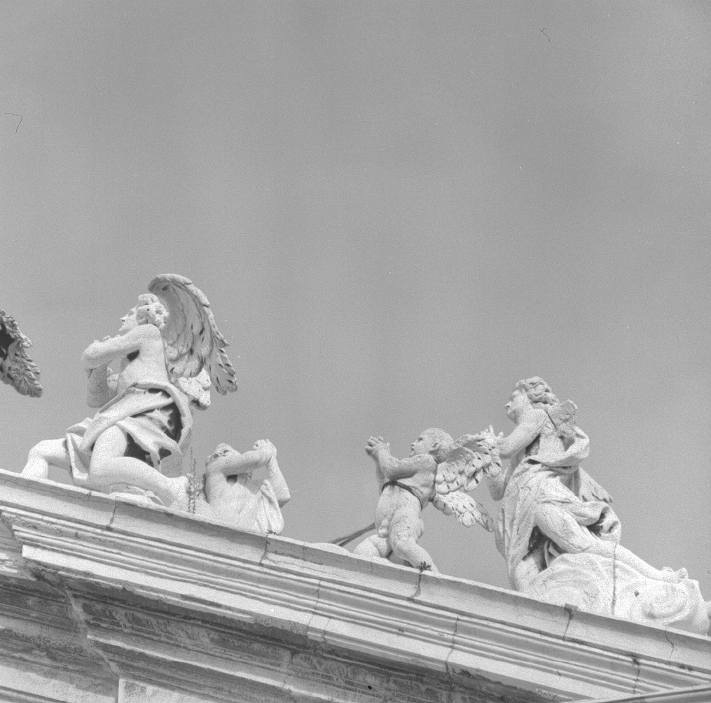 angeli adoranti (statua) di Bernardi Giuseppe detto Giuseppe Torretti (sec. XVIII)