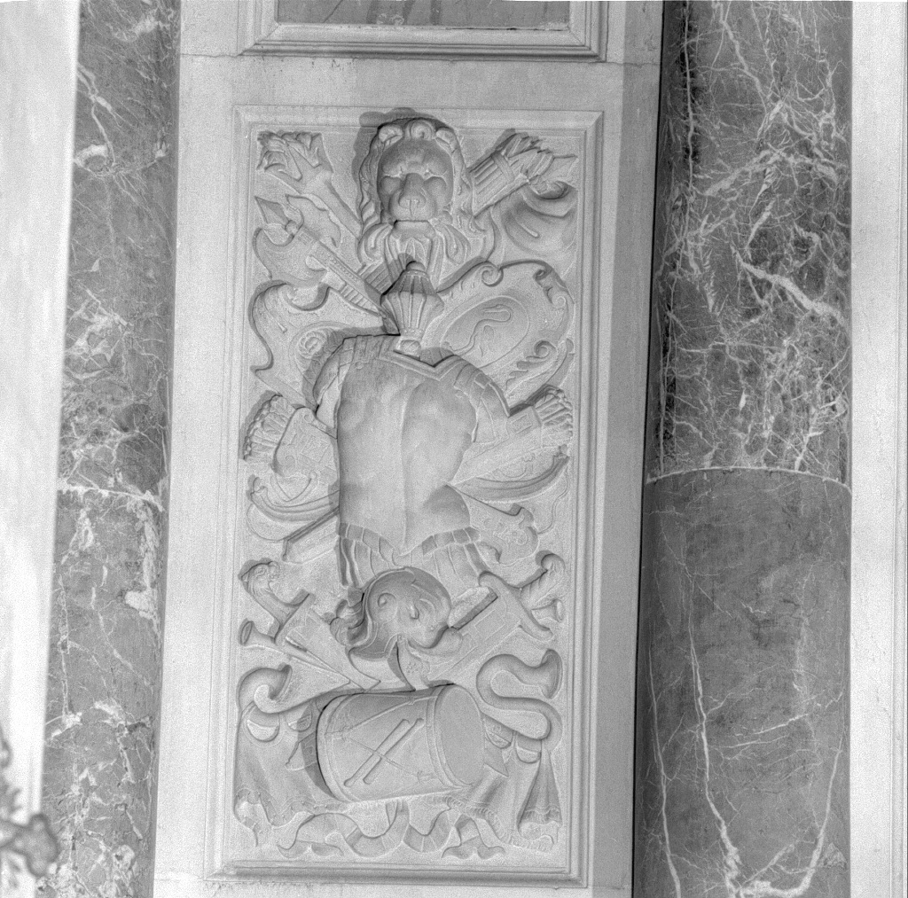 simboli bellici (decorazione plastica) di Campagna Girolamo (sec. XVII)
