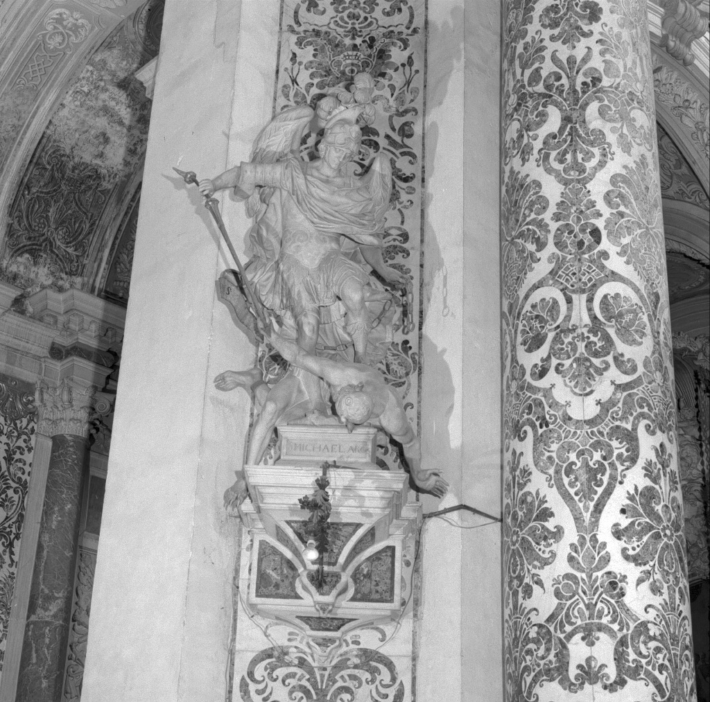 San Michele Arcangelo (statua) di Bernardi Giuseppe detto Giuseppe Torretti (sec. XVIII)