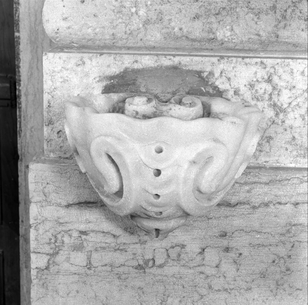 acquasantiera da parete - ambito veneto (prima metà sec. XVIII)