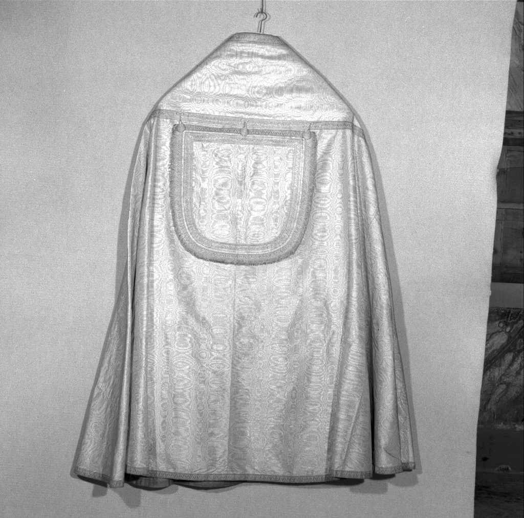 piviale - manifattura veneta (prima metà sec. XIX)