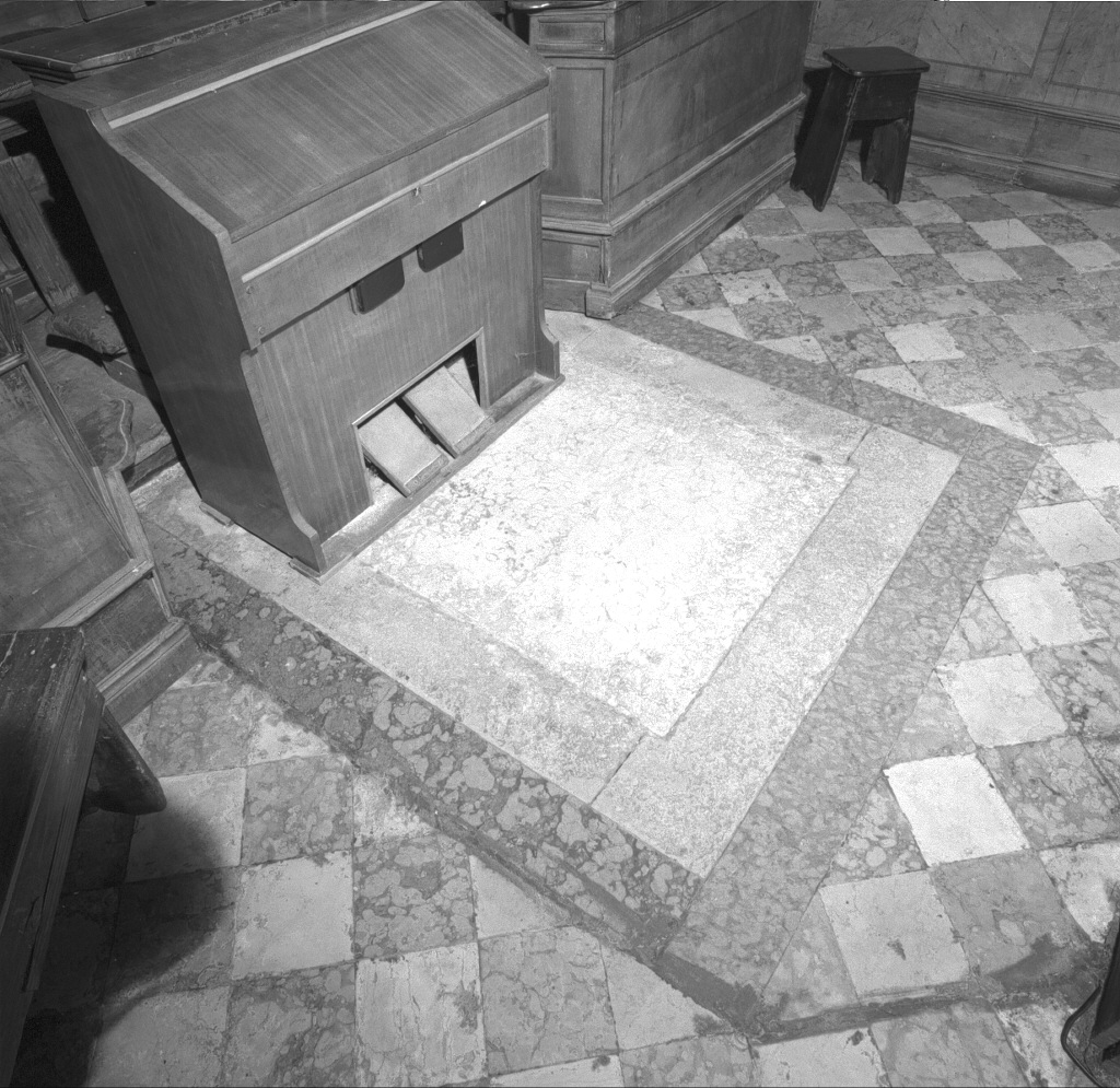 lapide tombale - ambito veneziano (sec. XVIII)