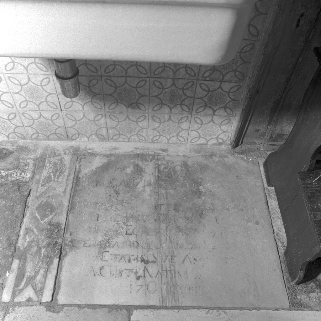 lapide tombale - ambito veneziano (sec. XVIII)