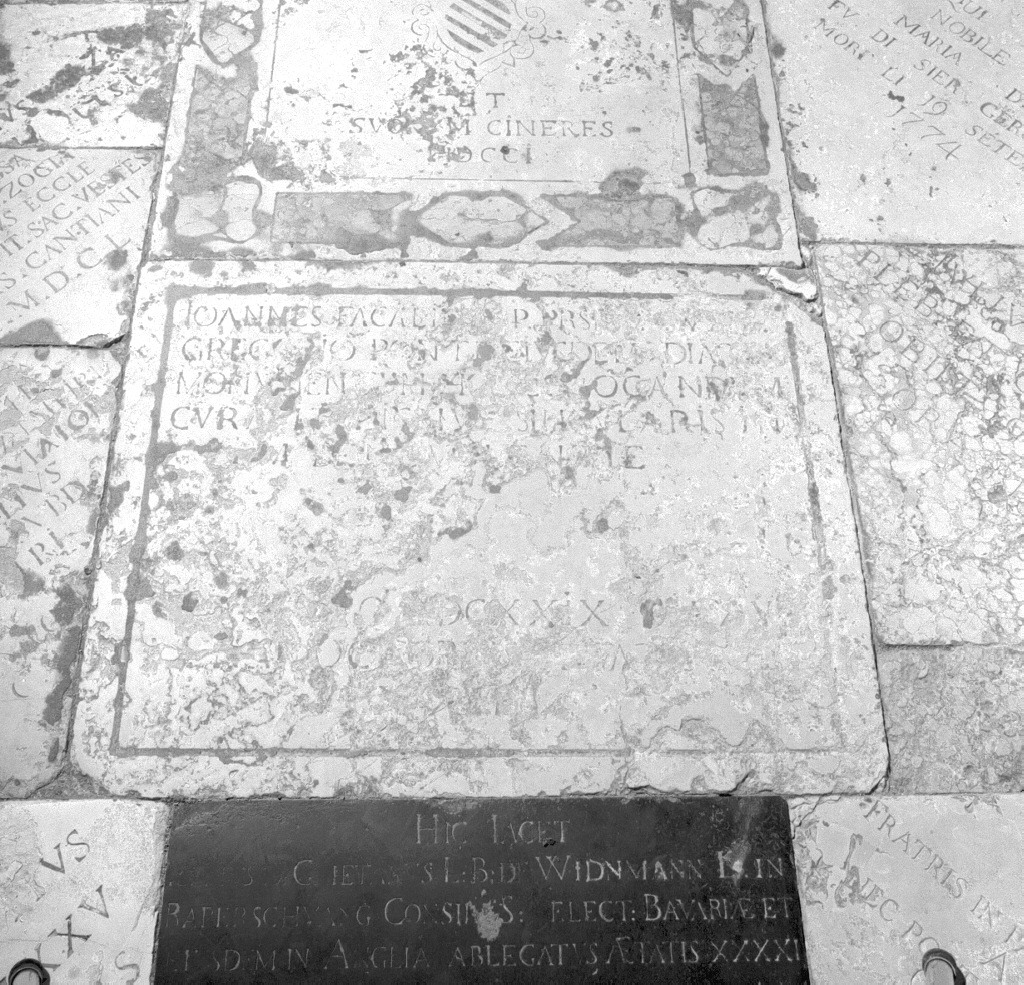 lapide tombale - ambito veneziano (sec. XVII)