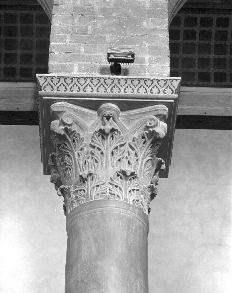 capitello corinzio - bottega veneta (prima metà sec. XII)