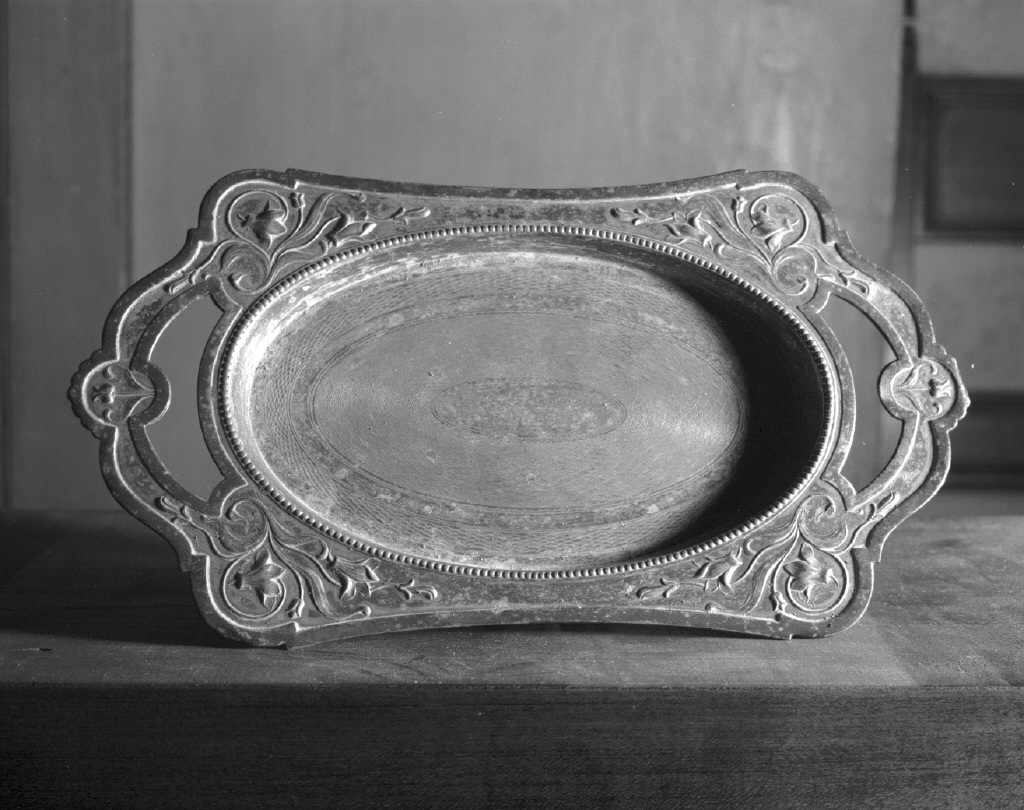 vassoio porta ampolline - bottega veneta (inizio sec. XX)