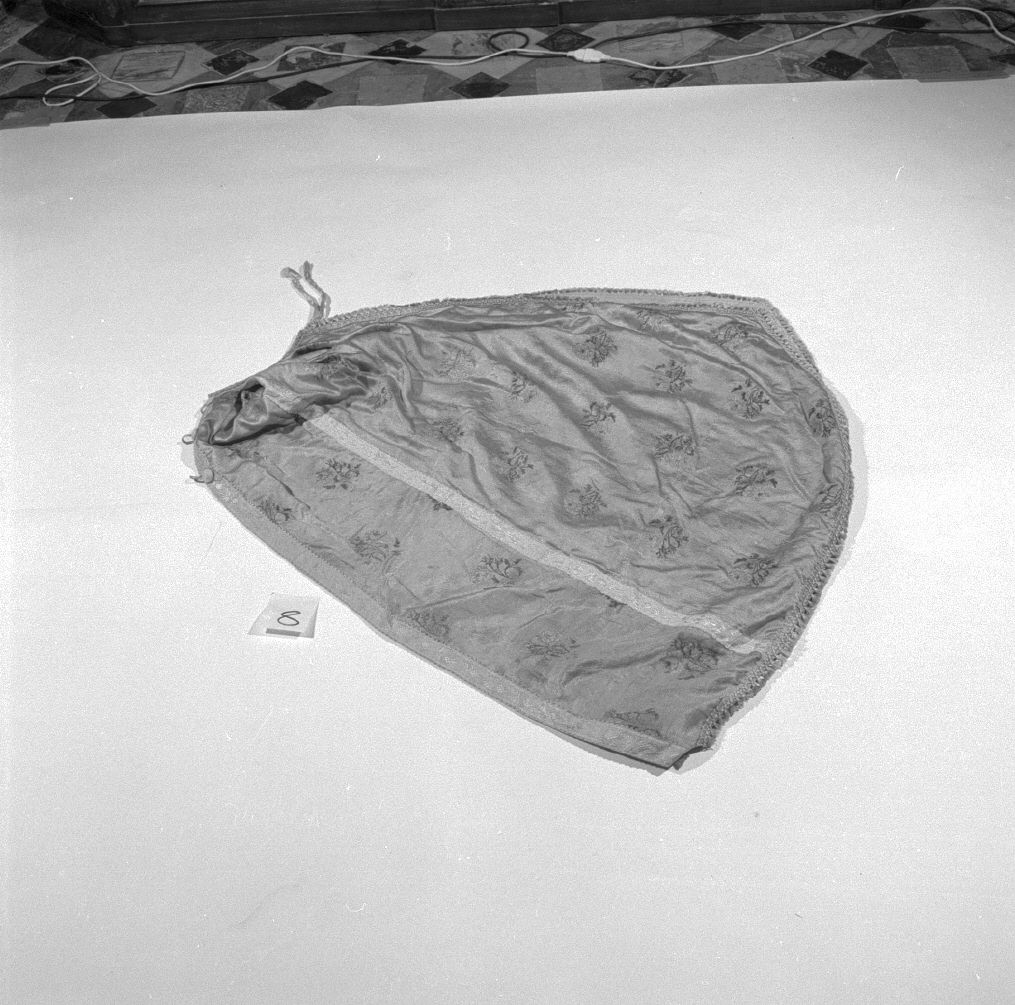 conopeo, elemento d'insieme - manifattura italiana (terzo quarto sec. XVIII)