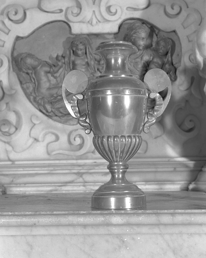 vaso d'altare con composizione floreale - bottega veneta (sec. XVIII)