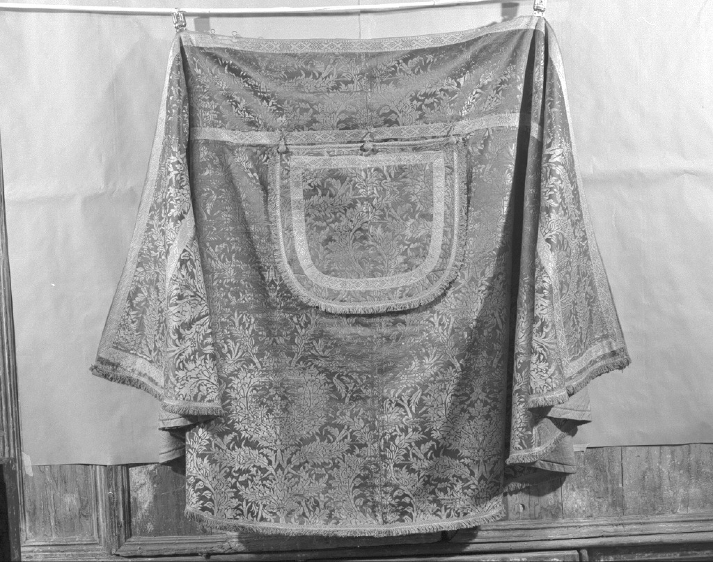 piviale, elemento d'insieme - manifattura veneziana (seconda metà sec. XVII)