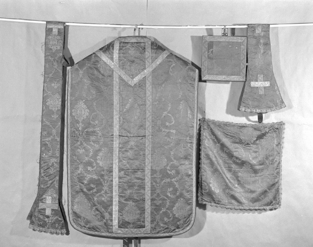 pianeta, elemento d'insieme - manifattura veneziana (fine/inizio secc. XVII/ XVIII)