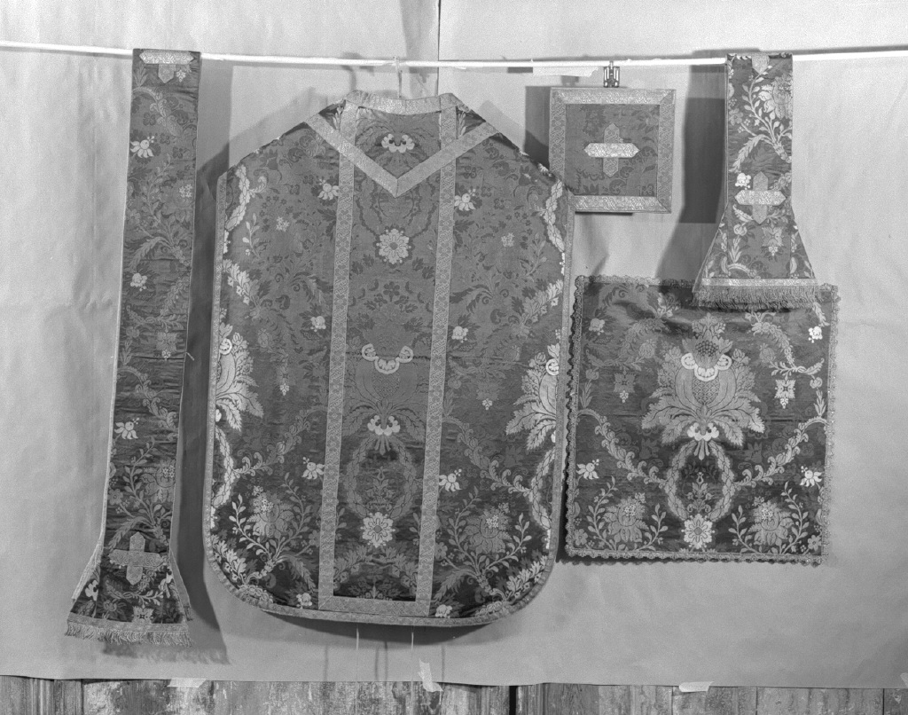 pianeta, elemento d'insieme - manifattura veneziana (fine/inizio secc. XVII/ XVIII)