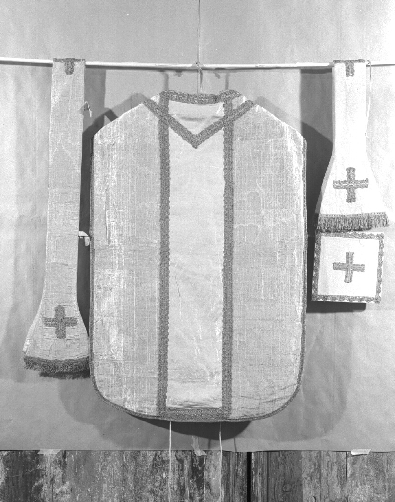 paramento liturgico, insieme - manifattura veneziana (seconda metà, prima metà sec. XVII, sec. XX)