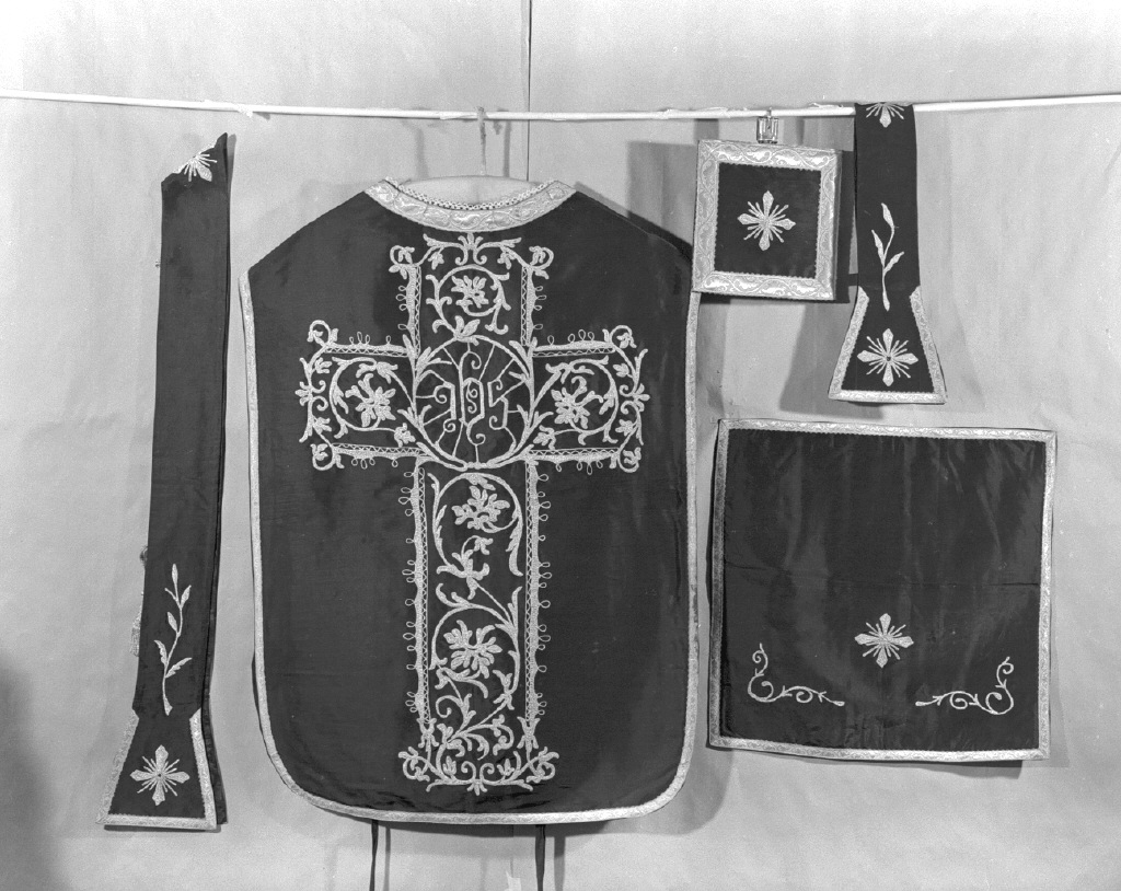 pianeta, elemento d'insieme - manifattura veneziana (prima metà sec. XX)