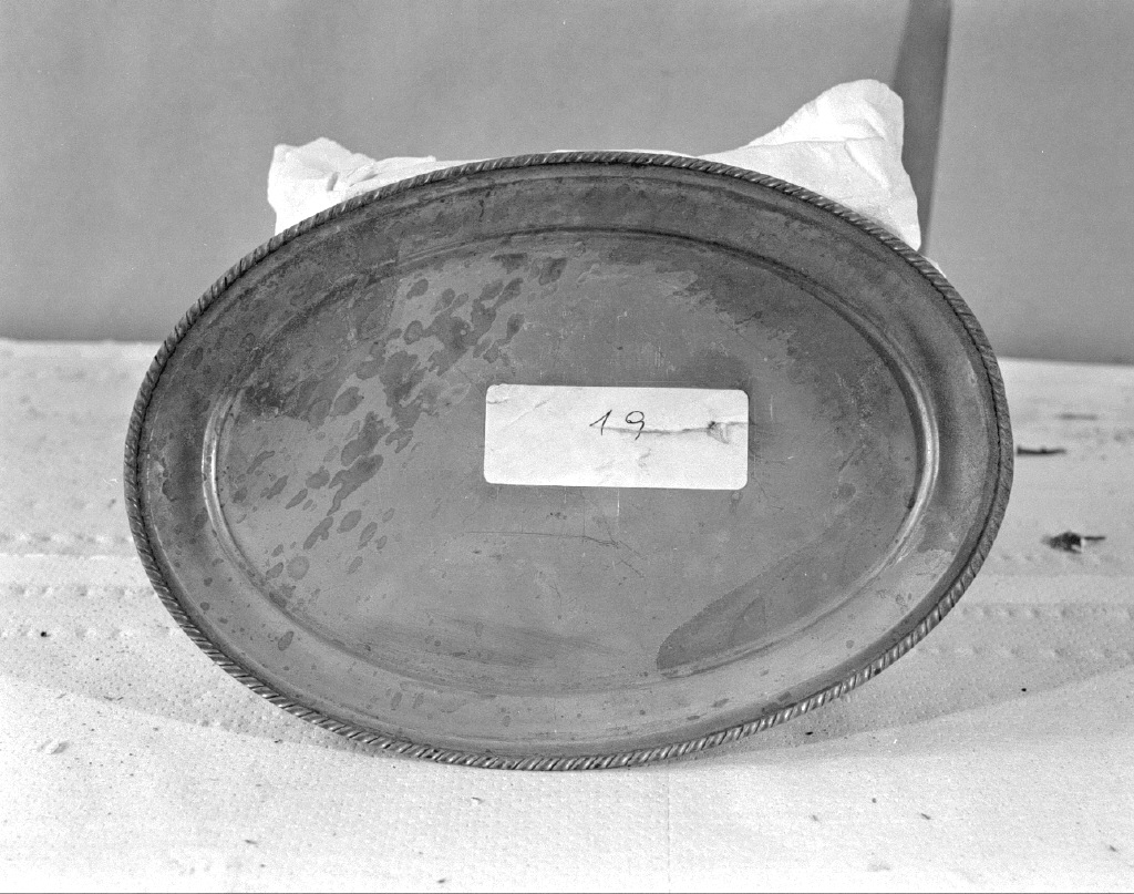 vassoio - ambito veneziano (prima metà sec. XX)