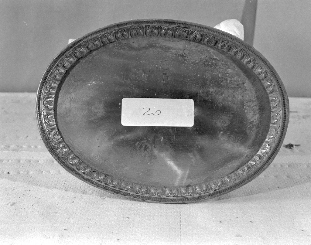 vassoio - ambito veneziano (prima metà sec. XX)