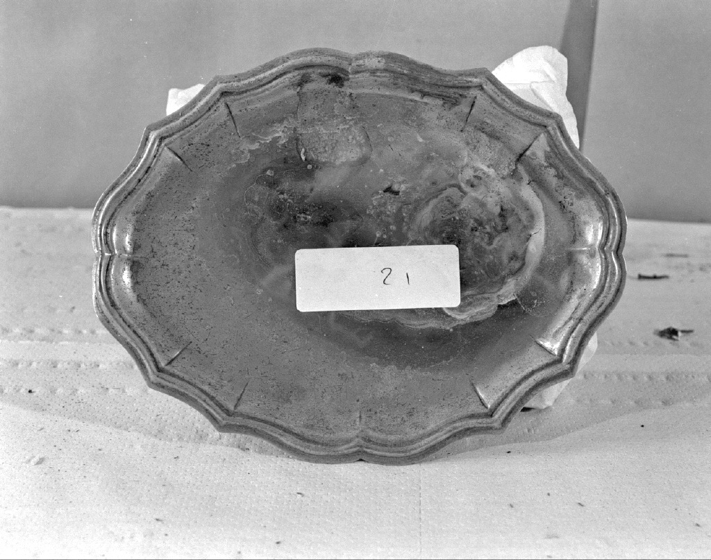 vassoio - ambito veneziano (prima metà sec. XX)