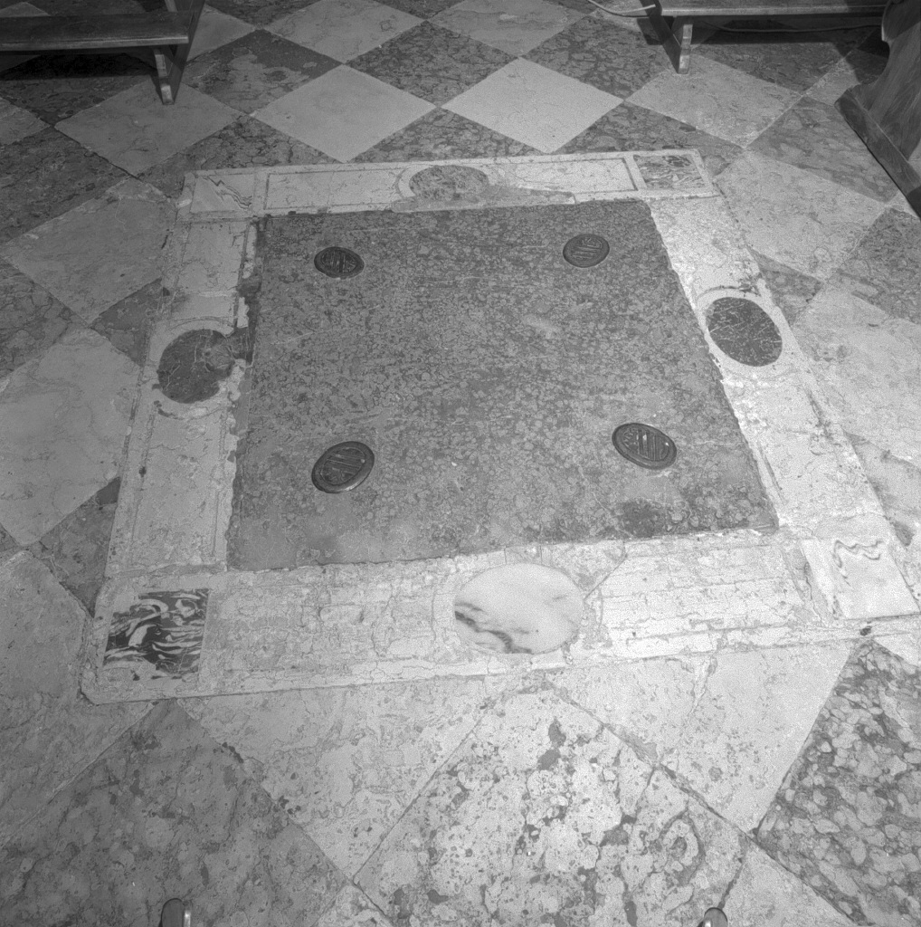 lapide tombale - ambito veneziano (sec. XVII)