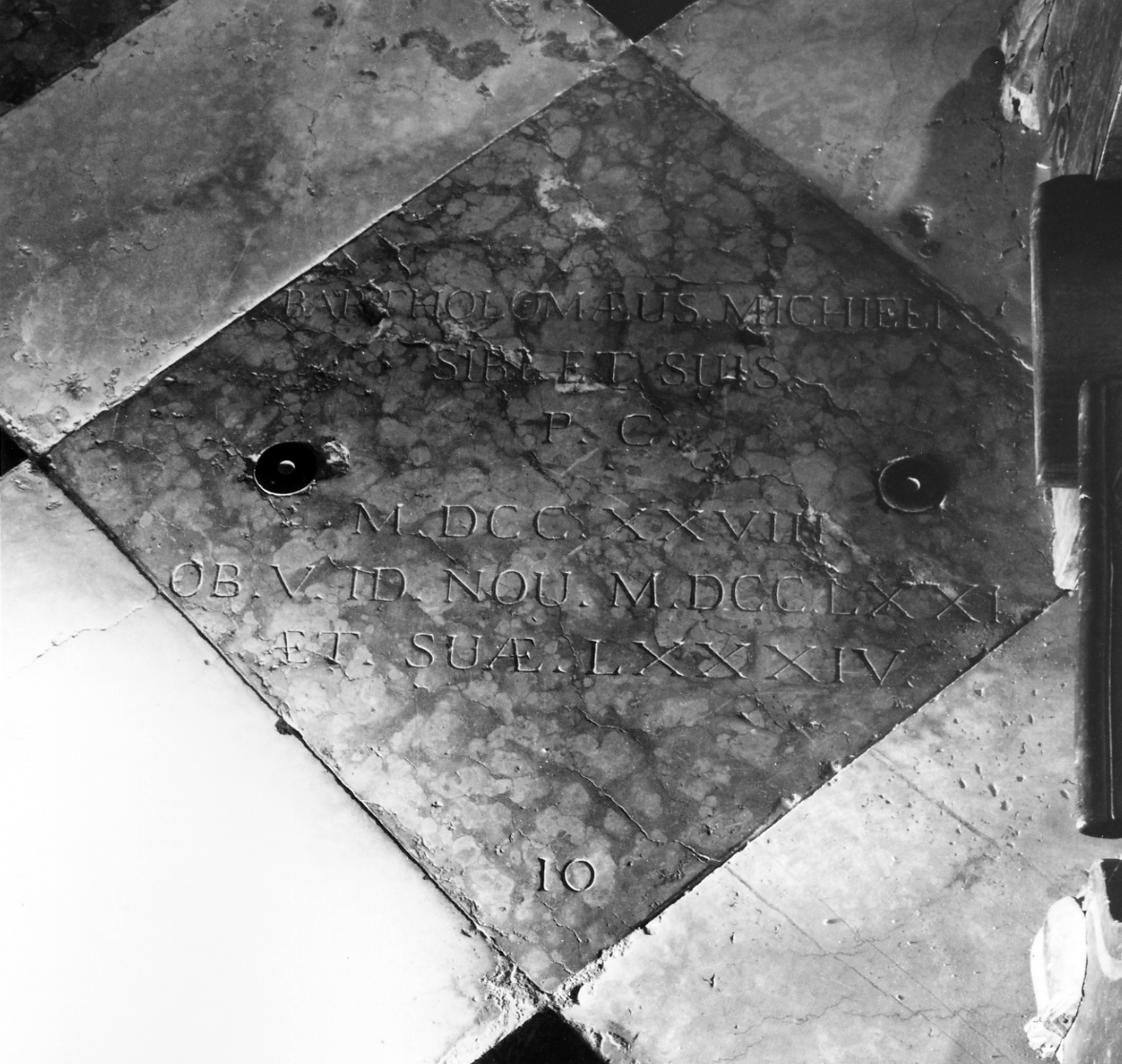 lapide tombale - bottega veneta (sec. XVIII)