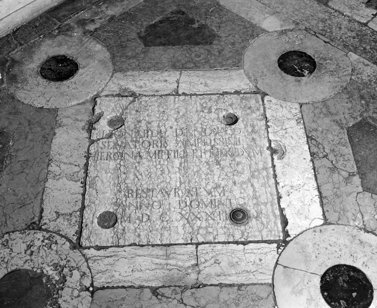 lapide tombale - bottega veneta (sec. XVII)