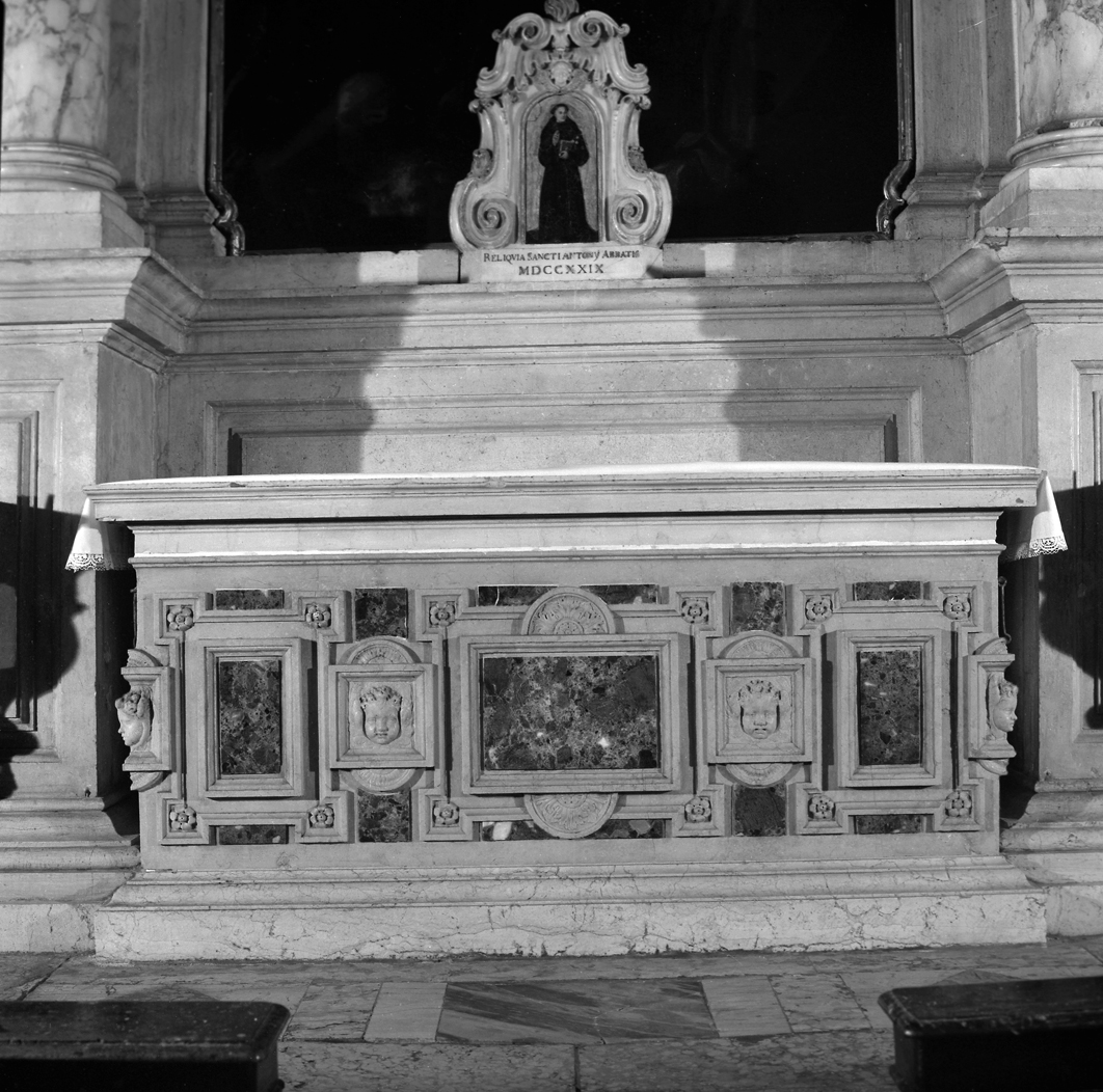 mensa d'altare di Vittoria Alessandro (sec. XVII)