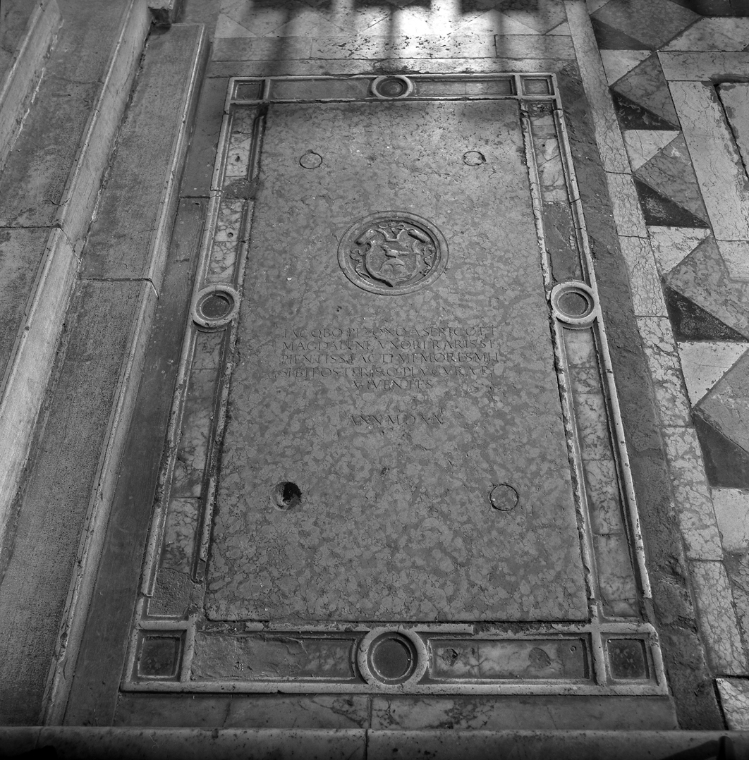 lapide tombale - bottega veneta (sec. XVI)